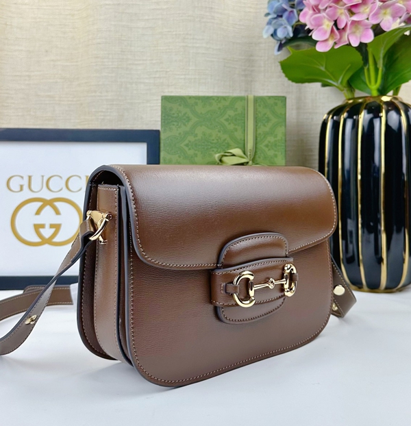 激安グッチバッグコピー背面デザイン